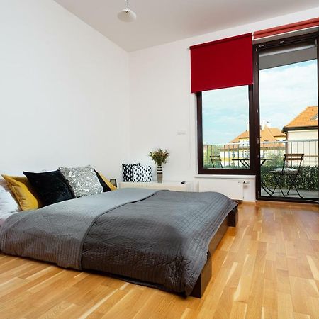 Prague Days - Family 2Bdr Apt - Garage Parking - Balcony エクステリア 写真