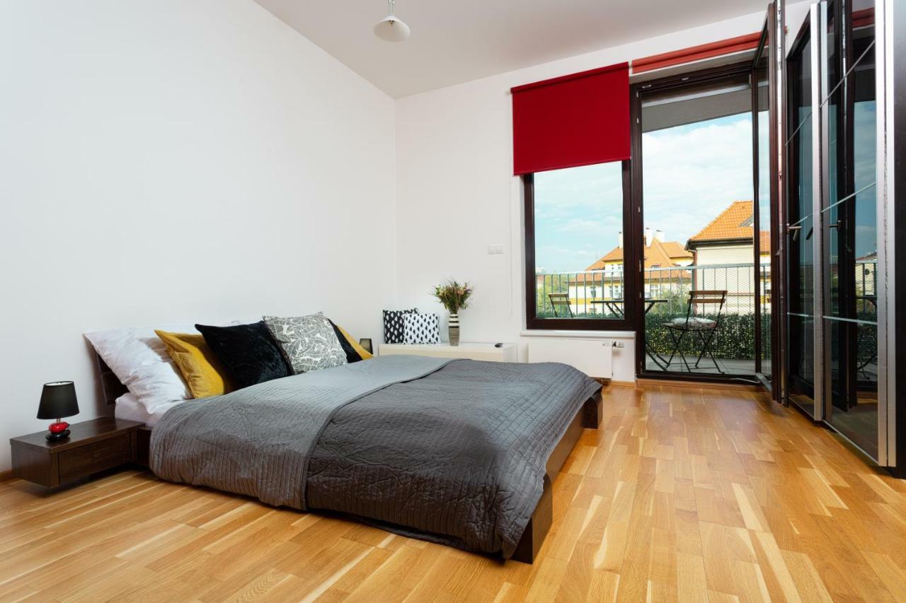 Prague Days - Family 2Bdr Apt - Garage Parking - Balcony エクステリア 写真
